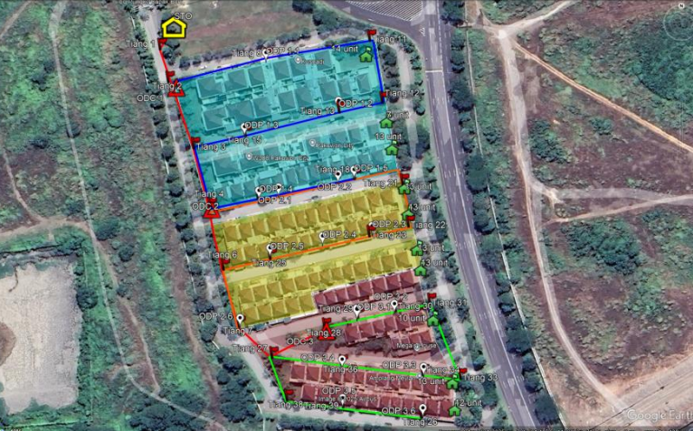 FTTH AutoCAD technical drawing of cable routes and splitter placement